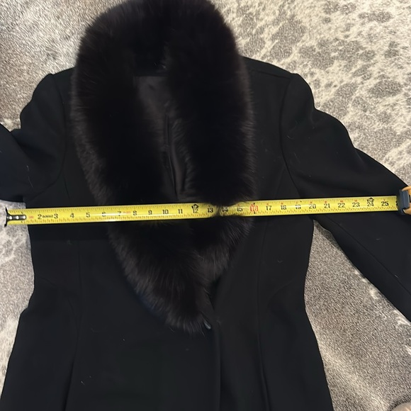 Stunning Cashmere blend dress coat with fur trim - Picture 7 of 8